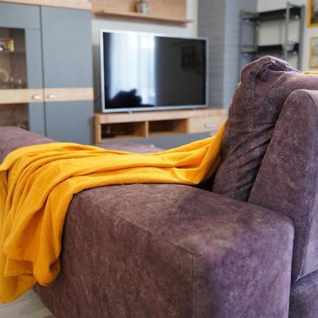 Apartment For 6 + Free Parking Place Zára Kültér fotó