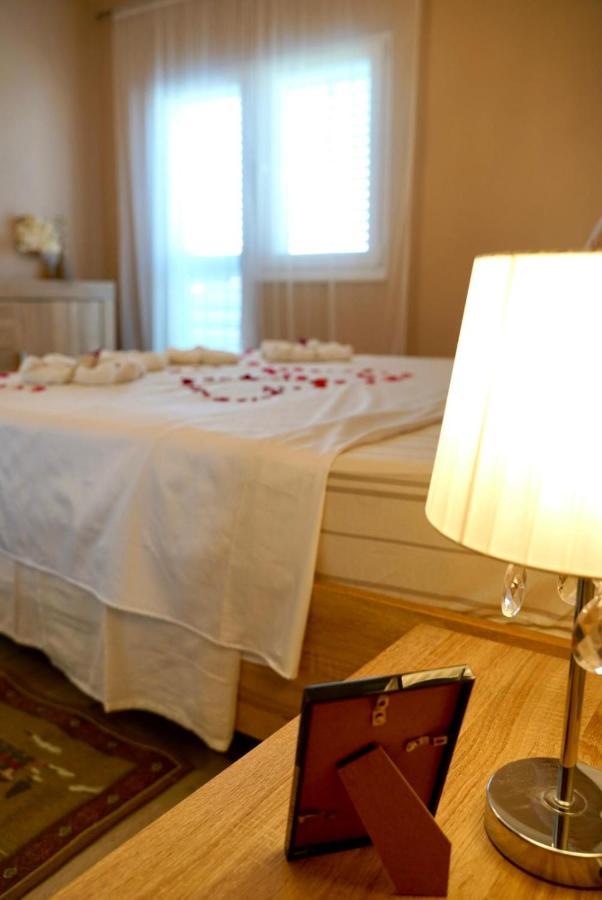 Apartment For 6 + Free Parking Place Zára Kültér fotó